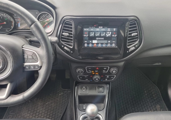 Jeep Compass cena 65900 przebieg: 101000, rok produkcji 2018 z Koło małe 379